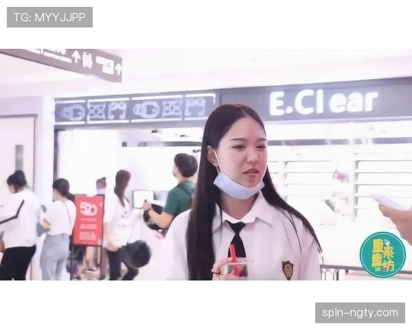 李小鹏家的狗吃的都比我一个月工资高